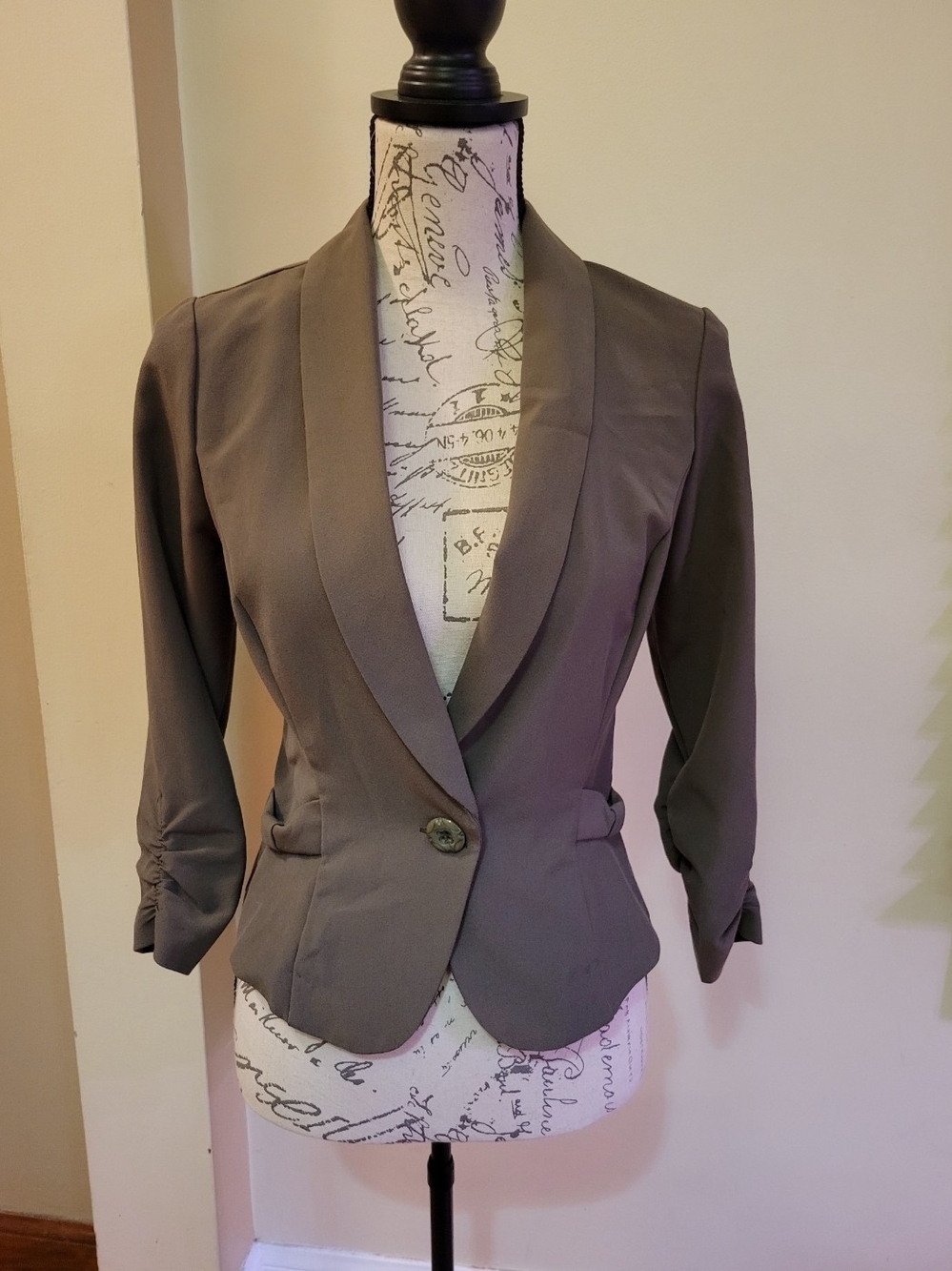 wet seal Women's Blazer in Gray/Brown Size Medium